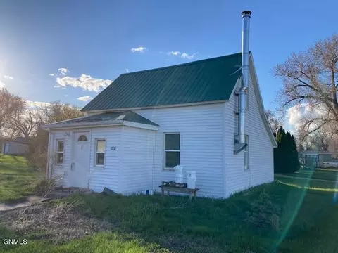 1008 North Ave, Hebron, ND 58638 photo 17