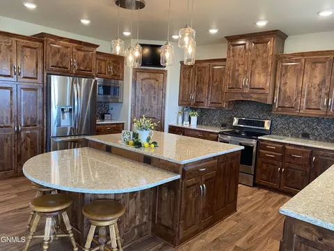 4141 14 B St NW, Garrison, ND 58540 photo 3