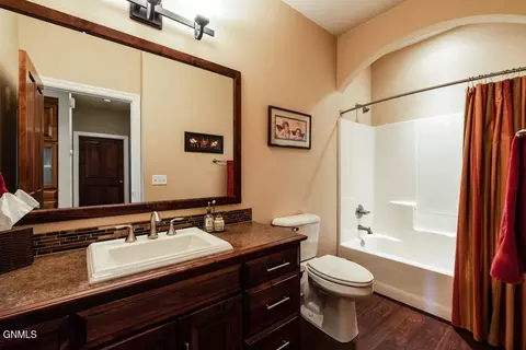 3008 Hillside Rd NW, Mandan, ND 58554 photo 20