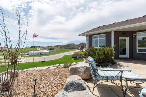 3008 Hillside Rd NW, Mandan, ND 58554 photo 47