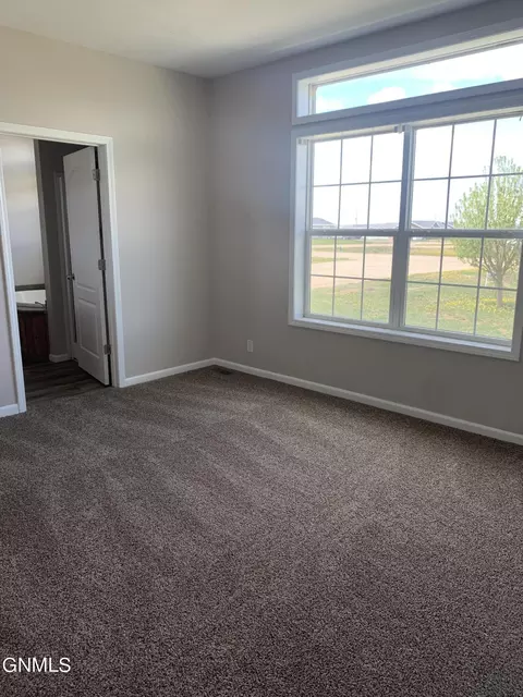 5494 Snowy Water Ln, Williston, ND 58801 photo 16