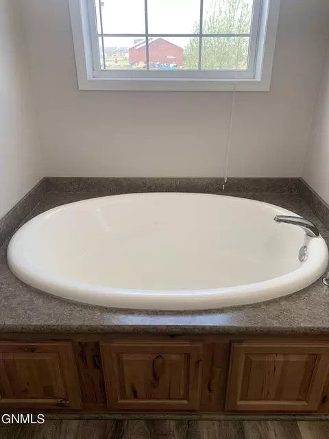5494 Snowy Water Ln, Williston, ND 58801 photo 19