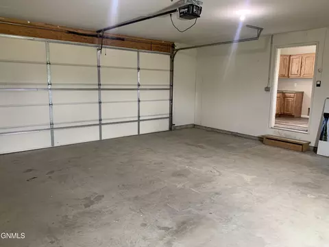 5494 Snowy Water Ln, Williston, ND 58801 photo 27