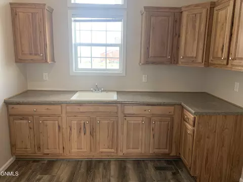 5494 Snowy Water Ln, Williston, ND 58801 photo 24