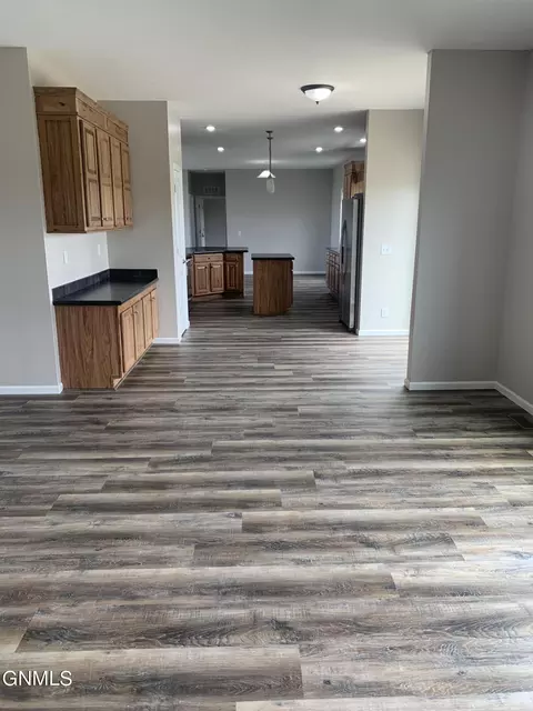 5494 Snowy Water Ln, Williston, ND 58801 photo 15