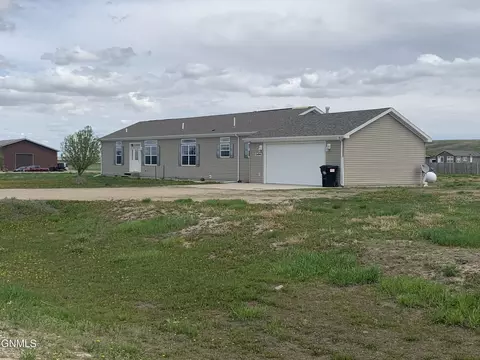 5494 Snowy Water Ln, Williston, ND 58801 photo 3