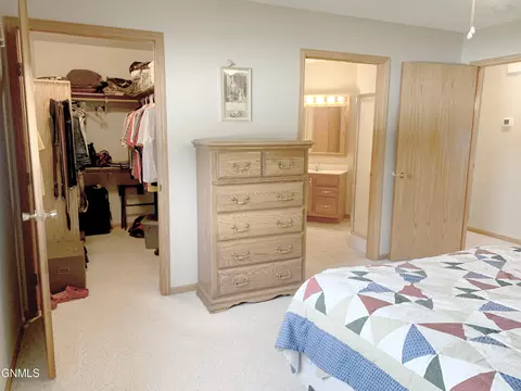 3803 Normandy St, Bismarck, ND 58503 photo 18