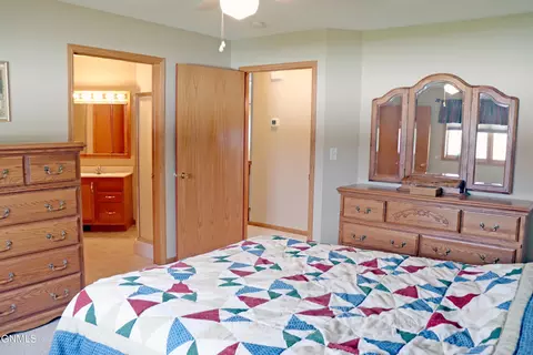3803 Normandy St, Bismarck, ND 58503 photo 14