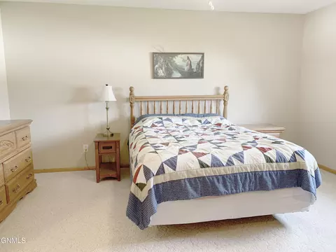 3803 Normandy St, Bismarck, ND 58503 photo 17