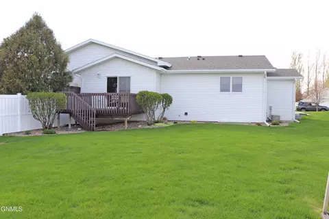 3803 Normandy St, Bismarck, ND 58503 photo 2