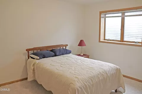3803 Normandy St, Bismarck, ND 58503 photo 35