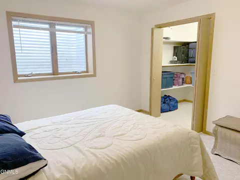 3803 Normandy St, Bismarck, ND 58503 photo 34