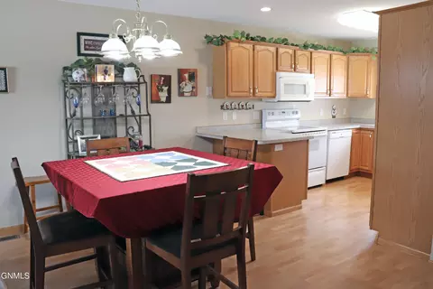 3803 Normandy St, Bismarck, ND 58503 photo 10