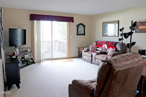 3803 Normandy St, Bismarck, ND 58503 photo 44