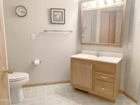 3803 Normandy St, Bismarck, ND 58503 photo 15