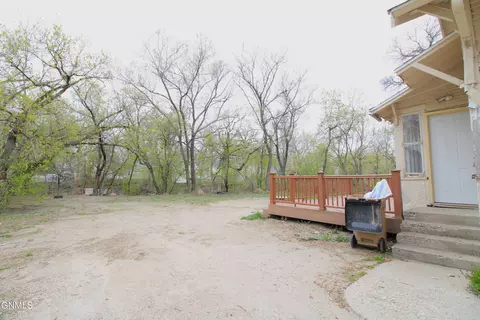 616 Central Ave, Minot, ND 58701 photo 4