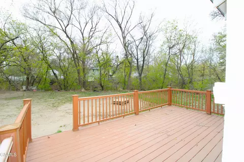 616 Central Ave, Minot, ND 58701 photo 5