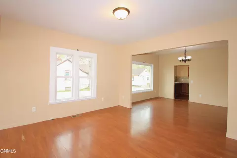 616 Central Ave, Minot, ND 58701 photo 15