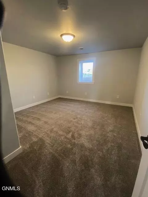 13336 River Meadow St, Williston, ND 58801 photo 38