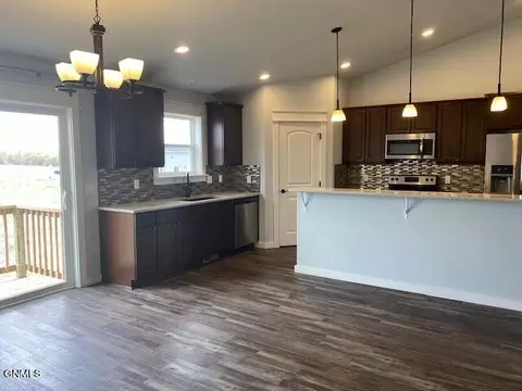 13336 River Meadow St, Williston, ND 58801 photo 7