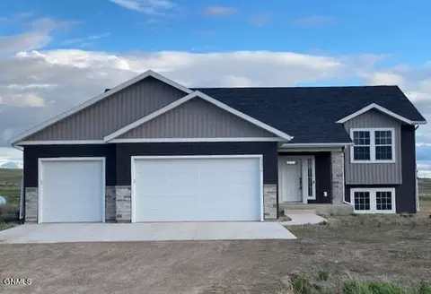 13336 River Meadow St, Williston, ND 58801 photo 1