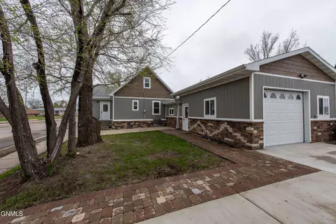 6 3rd St SE, Dickinson, ND 58601 photo 37