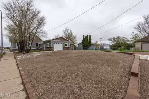 6 3rd St SE, Dickinson, ND 58601 photo 40