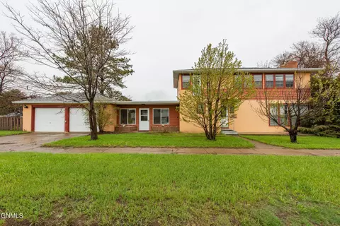 510 3rd St, Mott, ND 58646 photo 2