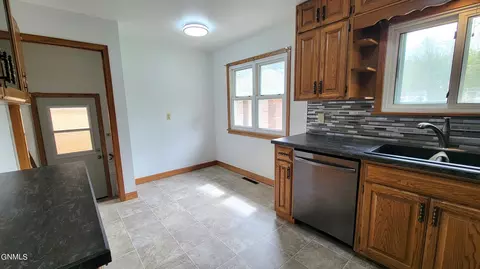 1709 Monte Dr, Mandan, ND 58554 photo 8