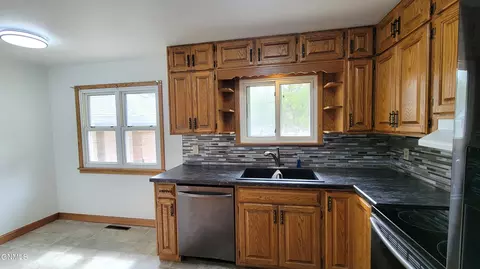 1709 Monte Dr, Mandan, ND 58554 photo 9