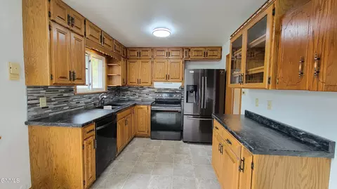 1709 Monte Dr, Mandan, ND 58554 photo 7