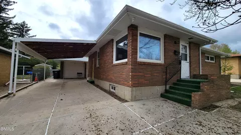 1709 Monte Dr, Mandan, ND 58554 photo 3