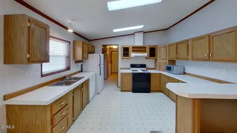 4600 Camden Loop, Bismarck, ND 58503 photo 3