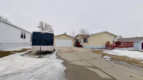 4600 Camden Loop, Bismarck, ND 58503 photo 31