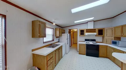 4600 Camden Loop, Bismarck, ND 58503 photo 11