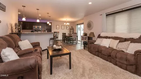 212 Irvine Loop, Bismarck, ND 58504 photo 6