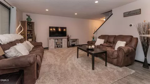 212 Irvine Loop, Bismarck, ND 58504 photo 8