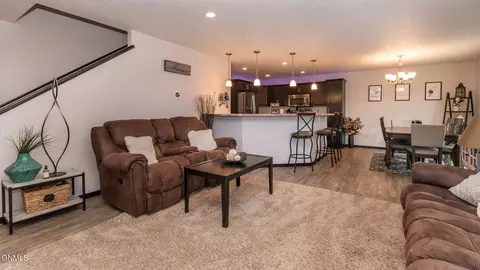 212 Irvine Loop, Bismarck, ND 58504 photo 7