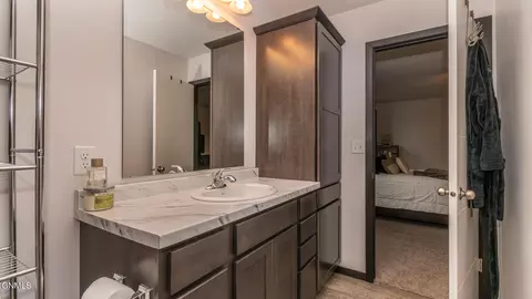 212 Irvine Loop, Bismarck, ND 58504 photo 23