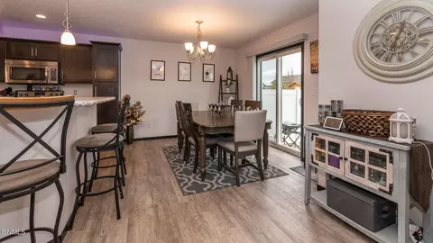 212 Irvine Loop, Bismarck, ND 58504 photo 9