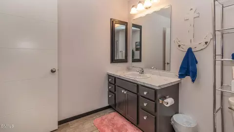 212 Irvine Loop, Bismarck, ND 58504 photo 27