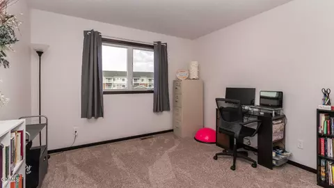 212 Irvine Loop, Bismarck, ND 58504 photo 24