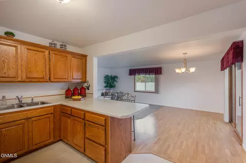 334 Easy St, Bismarck, ND 58504 photo 3