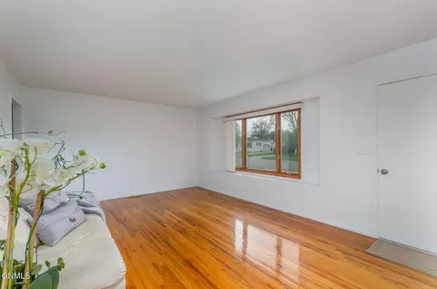 334 Easy St, Bismarck, ND 58504 photo 9