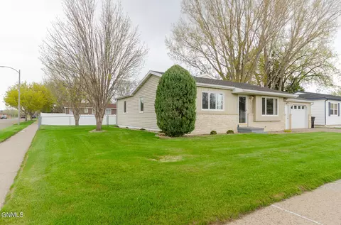 334 Easy St, Bismarck, ND 58504 photo 23