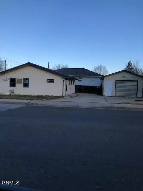 6 9th St E, Dickinson, ND 58601 photo 19