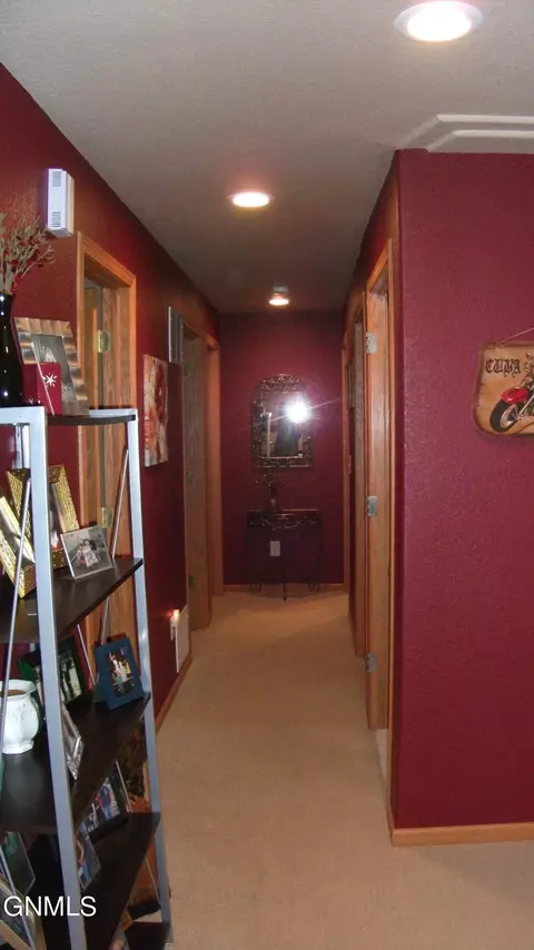 2225 3rd St S, Bismarck, ND 58504 photo 27