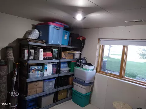 2225 3rd St S, Bismarck, ND 58504 photo 41