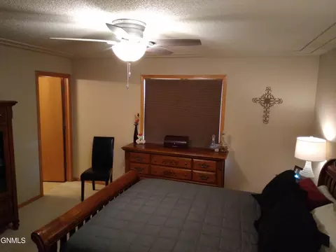 2225 3rd St S, Bismarck, ND 58504 photo 16