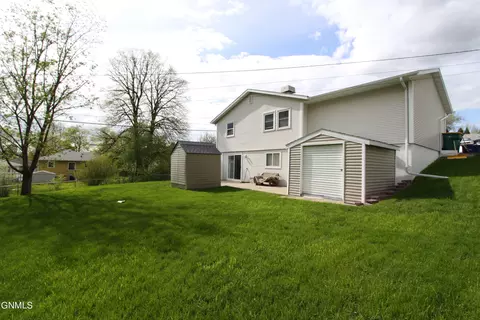 1715 Harmon Ave, Bismarck, ND 58501 photo 33
